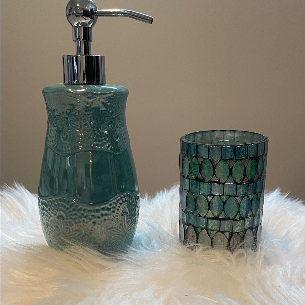 Teal and Silver Bath Accessory Set